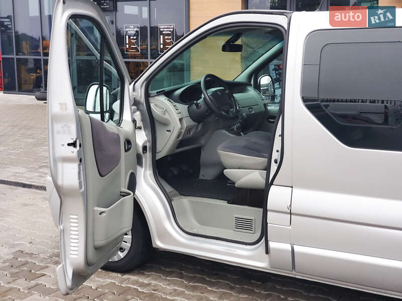 Мінівен Renault Trafic 2011 в Рівному