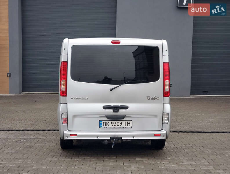 Мінівен Renault Trafic 2011 в Рівному