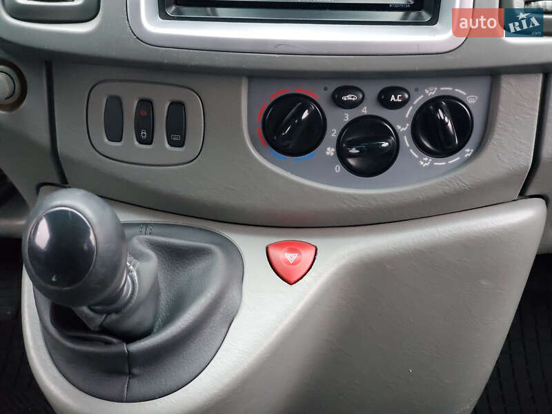 Мінівен Renault Trafic 2011 в Рівному