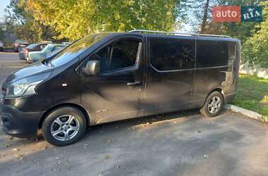 Минивэн Renault Trafic 2015 в 