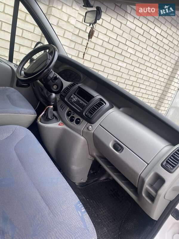 Мінівен Renault Trafic 2005 в Олександрії