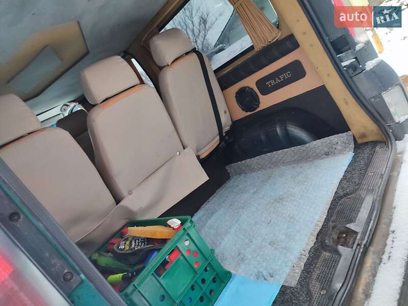 Мінівен Renault Trafic 2006 в Кореці фото 11 Мінівен Renault Trafic 2006 в Кореці