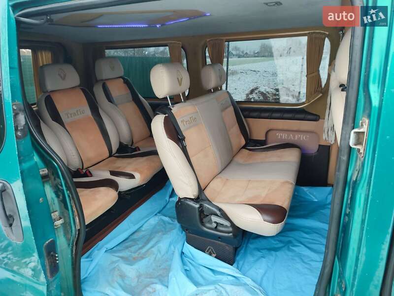 Мінівен Renault Trafic 2006 в Кореці фото 14 Мінівен Renault Trafic 2006 в Кореці