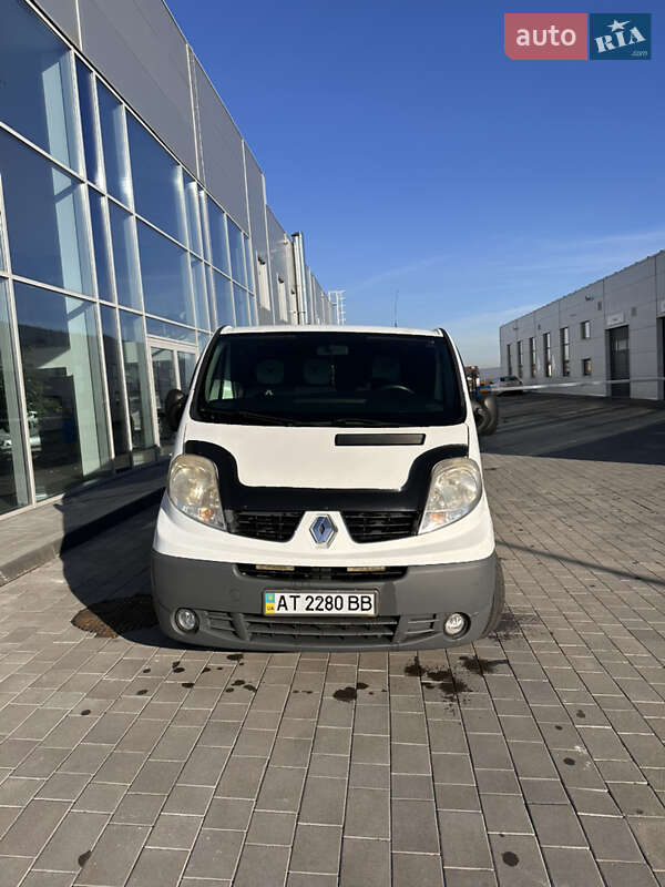 Минивэн Renault Trafic 2008 в Ивано-Франковске