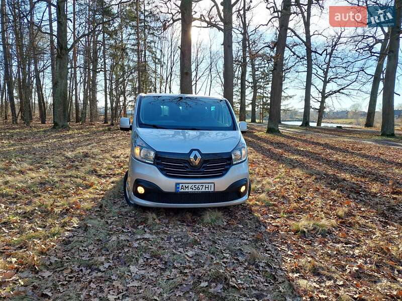 Мінівен Renault Trafic 2015 в Житомирі