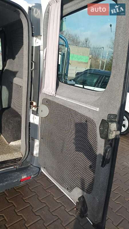 Минивэн Renault Trafic 2004 в Кривом Роге