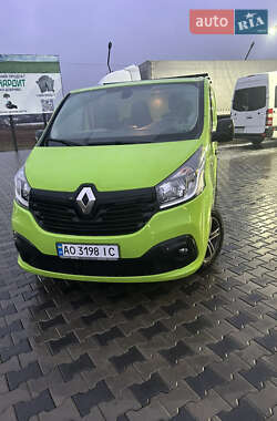Грузовой фургон Renault Trafic 2015 в 