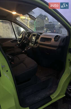 Грузовой фургон Renault Trafic 2015 в 