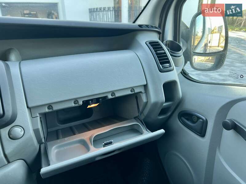 Вахтовый автомобиль / Кунг Renault Trafic 2005 в Львове