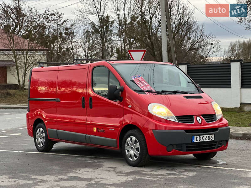 Вантажний фургон Renault Trafic 2014 в Радивиліві