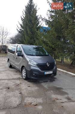 Вантажопасажирський фургон Renault Trafic 2016 в Бердичеві