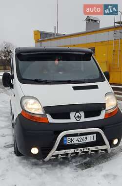 Вантажний фургон Renault Trafic 2004 в Дубні