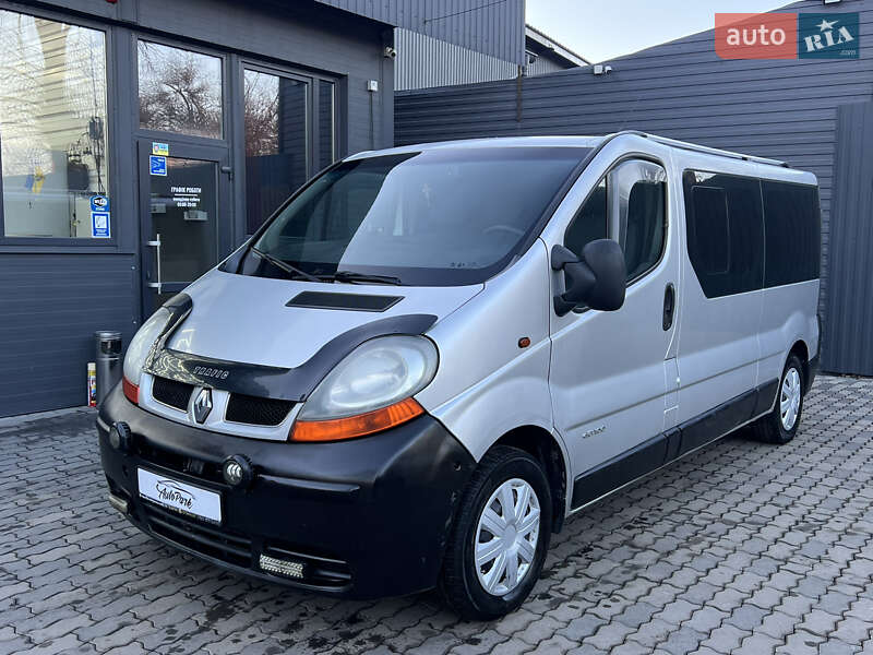 Мінівен Renault Trafic 2003 в Чернівцях