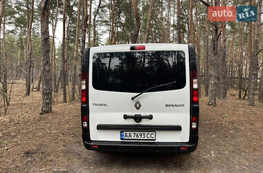Мінівен Renault Trafic 2015 в 