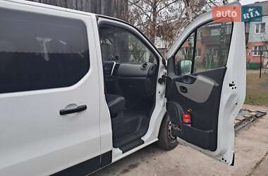 Минивэн Renault Trafic 2015 в 