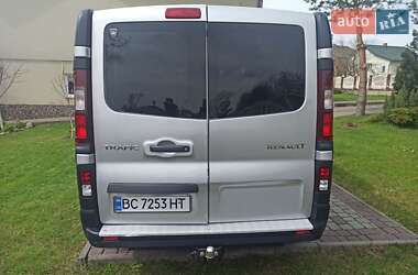 Минивэн Renault Trafic 2015 в 