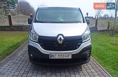 Минивэн Renault Trafic 2015 в 