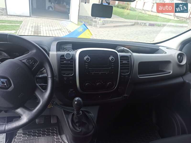 Минивэн Renault Trafic 2015 в Самборе фото 14 Минивэн Renault Trafic 2015 в Самборе