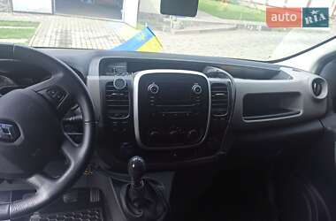 Минивэн Renault Trafic 2015 в 
