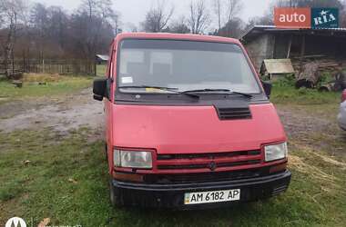 Вантажний фургон Renault Trafic 1992 в 