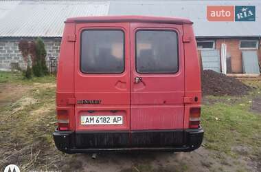 Вантажний фургон Renault Trafic 1992 в 
