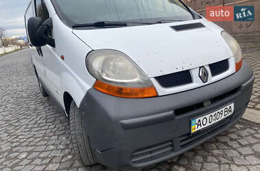 Вантажний фургон Renault Trafic 2006 в Мукачевому