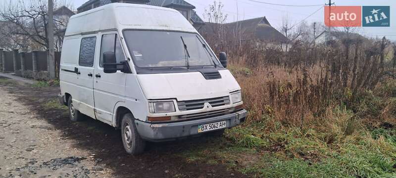 Мінівен Renault Trafic 1999 в Шумську