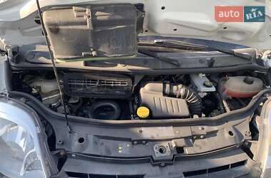 Вантажний фургон Renault Trafic 2012 в 