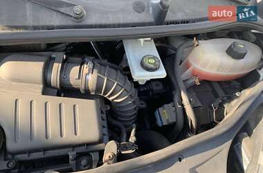 Вантажний фургон Renault Trafic 2012 в 