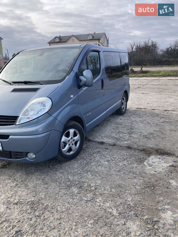 Мінівен Renault Trafic 2011 в Ладижині