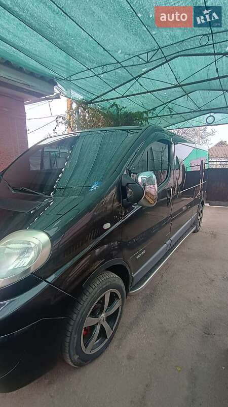 Минивэн Renault Trafic 2010 в Братском фото 10 Минивэн Renault Trafic 2010 в Братском