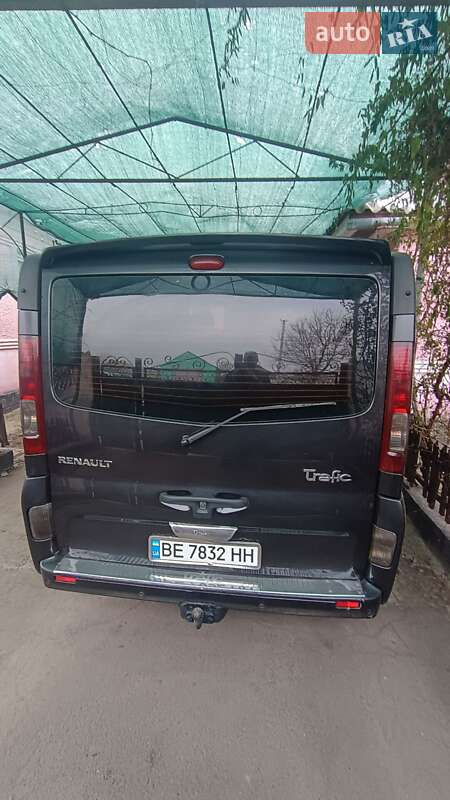 Минивэн Renault Trafic 2010 в Братском фото 12 Минивэн Renault Trafic 2010 в Братском