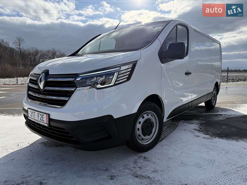 Грузовой фургон Renault Trafic 2024 в 
