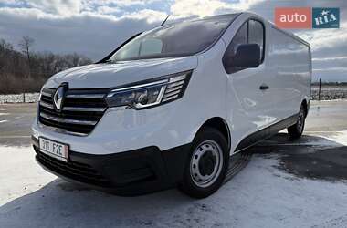 Грузовой фургон Renault Trafic 2024 в 