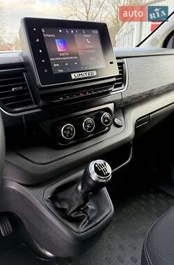 Грузовой фургон Renault Trafic 2024 в 