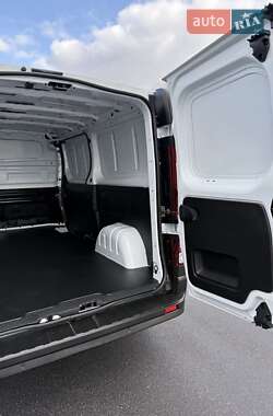 Грузовой фургон Renault Trafic 2024 в 