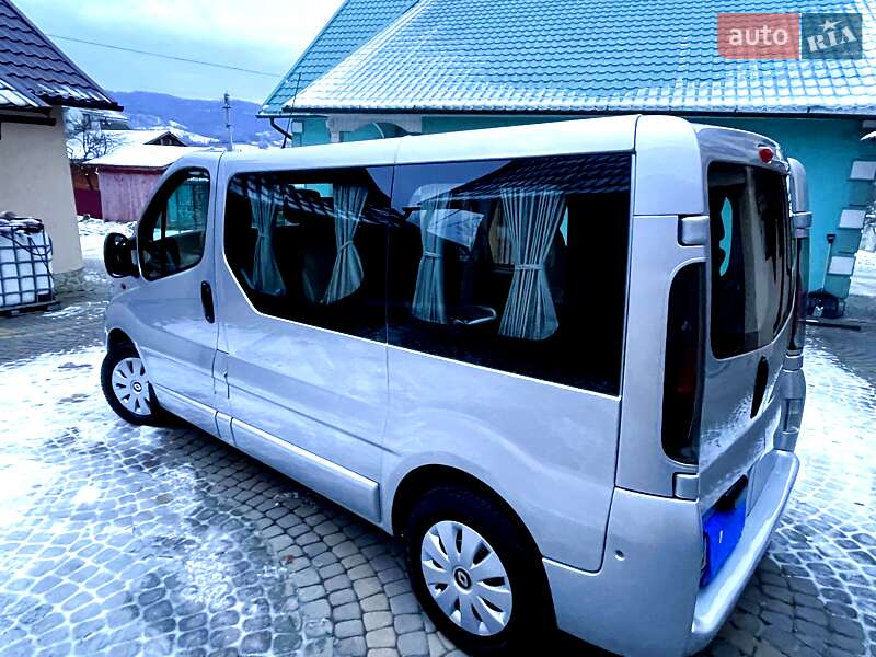 Минивэн Renault Trafic 2005 в Надворной