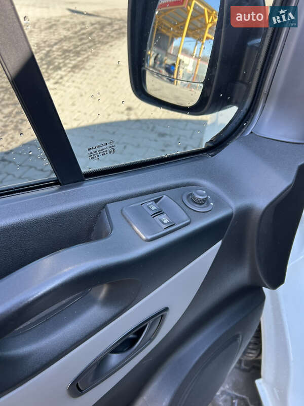Вантажний фургон Renault Trafic 2018 в Хмельницькому