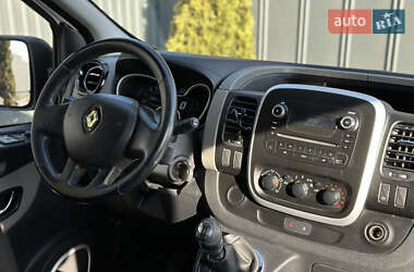 Минивэн Renault Trafic 2015 в 