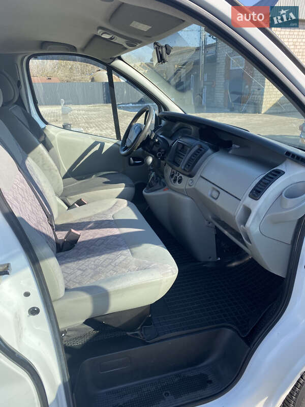 Вантажний фургон Renault Trafic 2009 в Бару