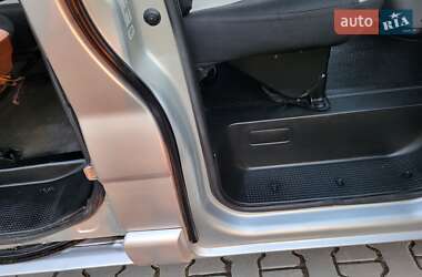 Мінівен Renault Trafic 2005 в 