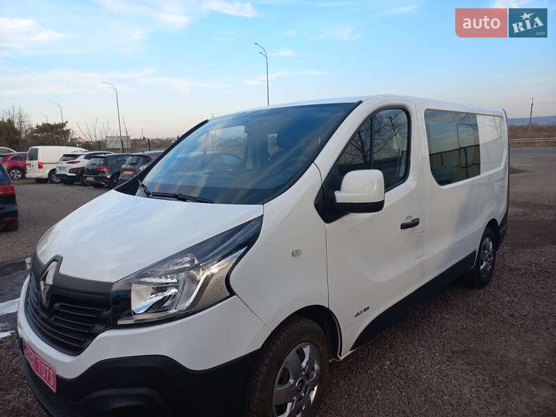 Минивэн Renault Trafic 2015 в Дубно