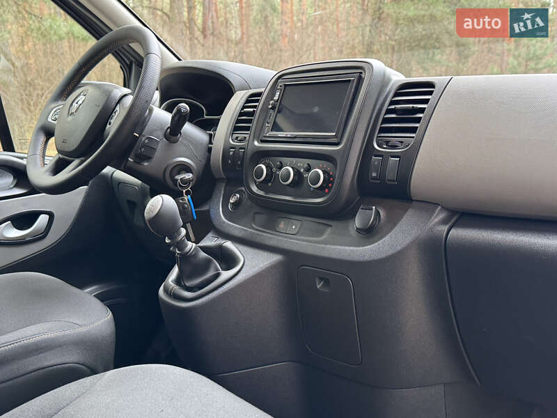 Минивэн Renault Trafic 2017 в Киеве