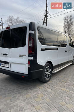 Мінівен Renault Trafic 2015 в 