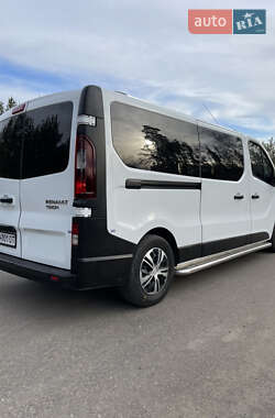 Мінівен Renault Trafic 2015 в 