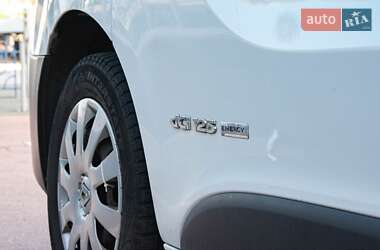 Минивэн Renault Trafic 2017 в 