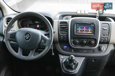 Минивэн Renault Trafic 2017 в 