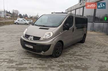 Минивэн Renault Trafic 2011 в 