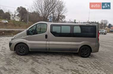 Минивэн Renault Trafic 2011 в 