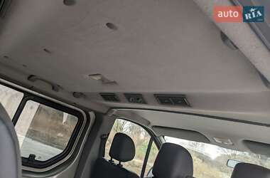 Минивэн Renault Trafic 2011 в 